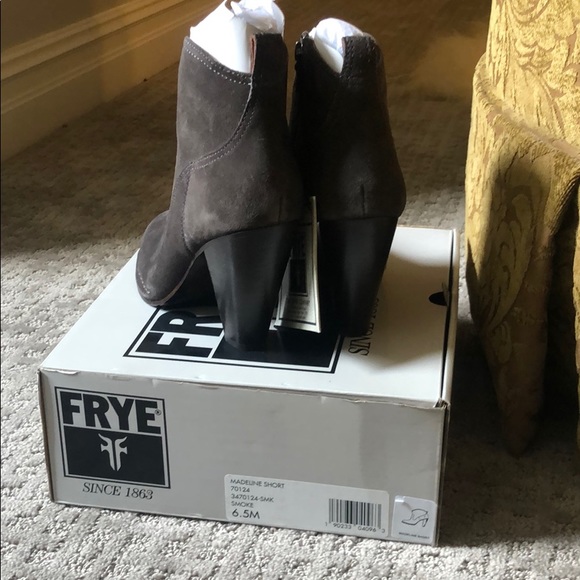 BNWT Frye suede booties size 6.5 - Picture 3 of 3
